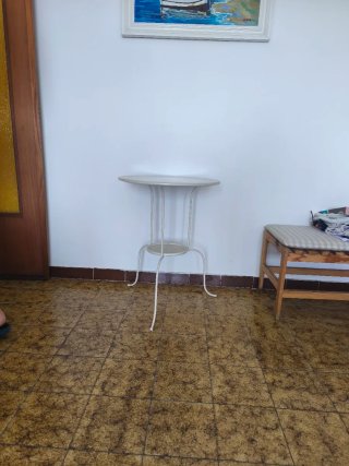 Mesa auxiliar redonda beige