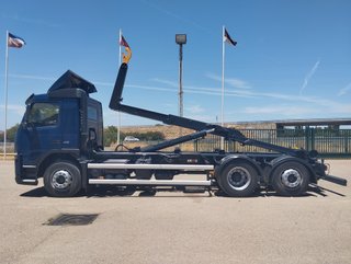 Volvo FM 410--CAMIONES CON GANCHO