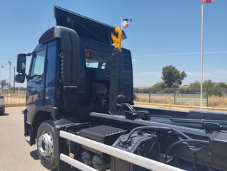 Volvo FM 410--CAMIONES CON GANCHO