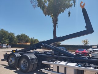 Volvo FM 410--CAMIONES CON GANCHO
