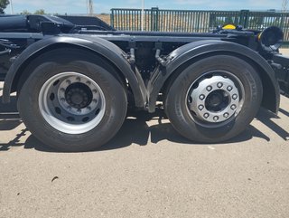 Volvo FM 410--CAMIONES CON GANCHO