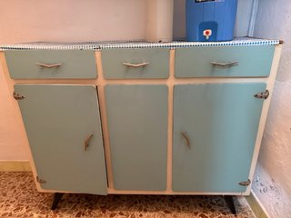 Alacena vintage azul y blanca