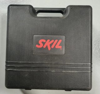 Sierra de calar SKIL 800W con láser