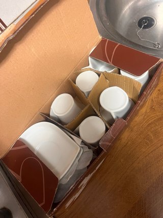Sin estrenar juego de café 6 tazas y platos