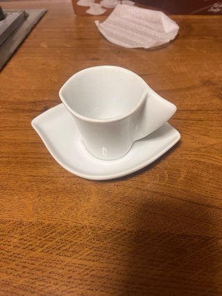 Sin estrenar juego de café 6 tazas y platos