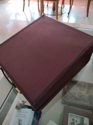 Máquina de escribir Olivetti Studio 44 azul