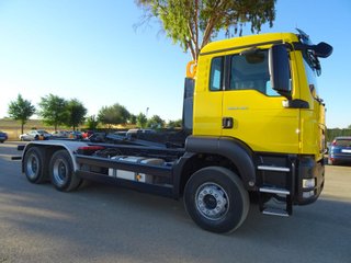MAN TGS 26 400--CAMIONES CON GANCHO