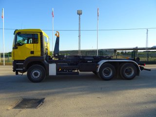 MAN TGS 26 400--CAMIONES CON GANCHO