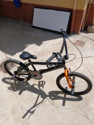 Bicicleta BMX Negra