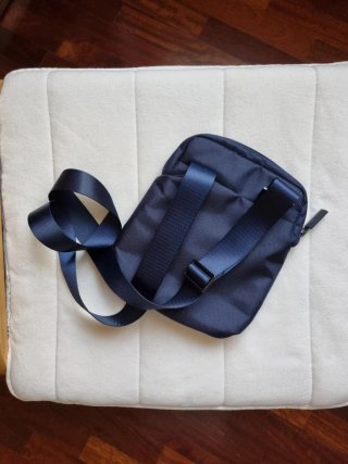 Borsello blu Nava