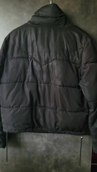 Abrigo acolchado negro Bershka