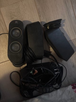 Radio Despertador Sony + Altavoces Logitech