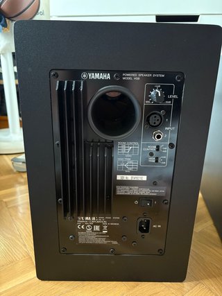 Monitores Yamaha HS8 (Pareja, con cables)