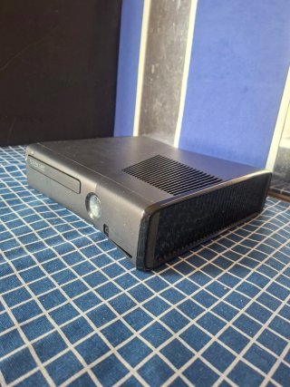 XBOX360 SLIM ORIGINAL NEGRA