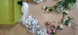 Lote manualidades: flores, perlas, ojos