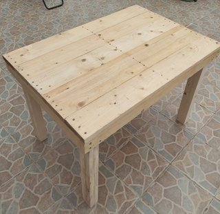 Mesa de Palets Reciclada 110x75x75
