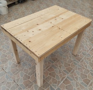 Mesa de Palets Reciclada 110x75x75