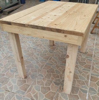 Mesa de Palets Reciclada 110x75x75