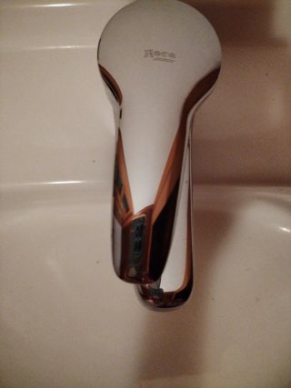 Mueble de baño, lavamanos y grifo Roca