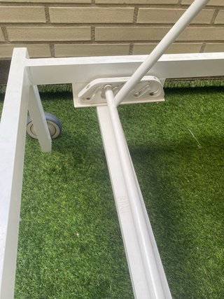 Tumbona de playa/piscina beige y blanca