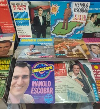 Lote 27 singles vinilo 7 Manolo Escobar