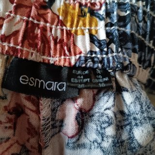 Pantaloni donna tre quarti floreali misto lino