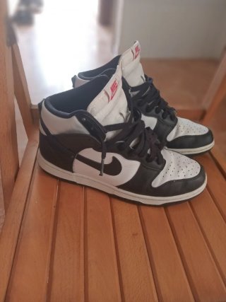 Zapatillas Nike Dunk High Blancas y Negras