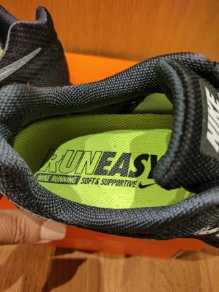 Zapatillas Nike Running Negras Plata