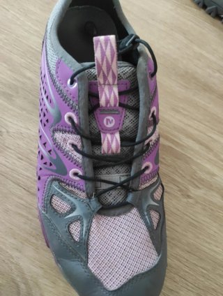 Zapatillas Merrell grises y moradas