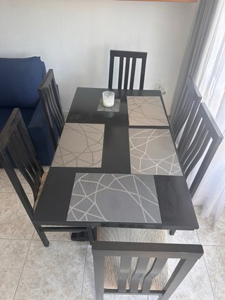 Mesa de comedor y 6 sillas