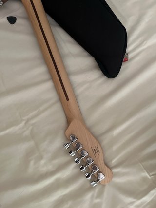 Guitarra Eléctrica Squier Rosada