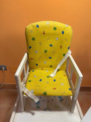 Trona de bebé con mesa