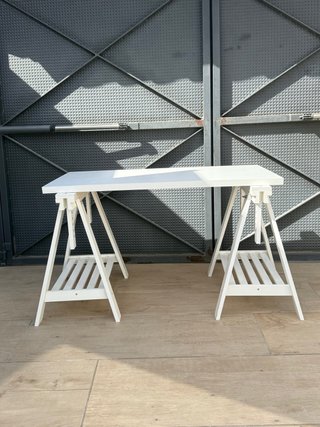 Escritorio blanco Ikea madera