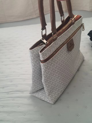 Bolso letras MK blanco y marrón