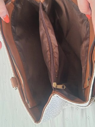 Bolso letras MK blanco y marrón