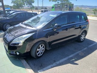 Peugeot 5008 2015