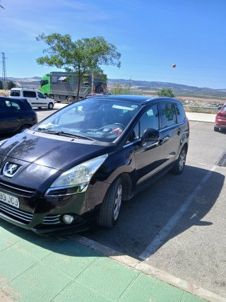 Peugeot 5008 2015