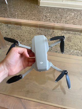 Dron Blanco y Gris