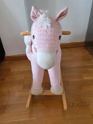 Caballo balancín rosa con lunares