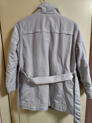 Gabardina corta beige/gris forro acolchado