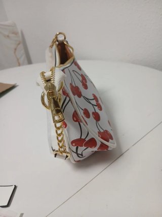 Bolso Coach Blanco con Cerezas Rojas