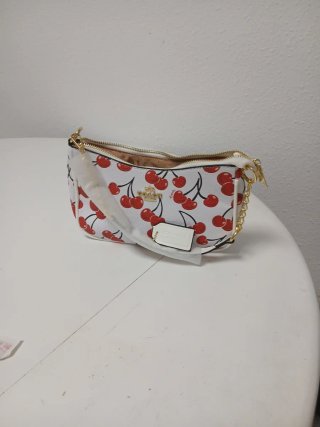 Bolso Coach Blanco con Cerezas Rojas