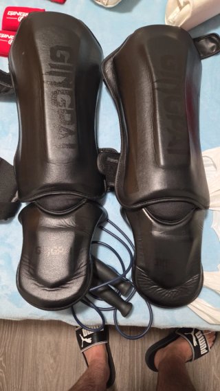 Kit Guantes de Muay Thai/Kick boxing,boxeo y más..