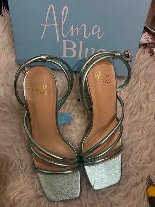 Sandalias Alma Blue doradas y verdes