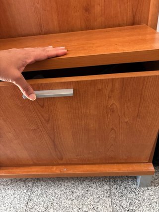 Mueble de entrada con espejo y zapatero