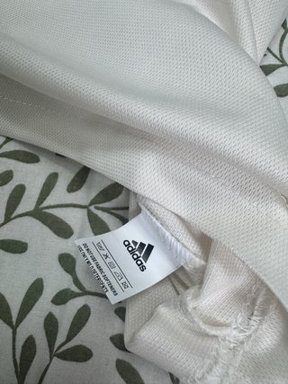 Camiseta Adidas M nueva