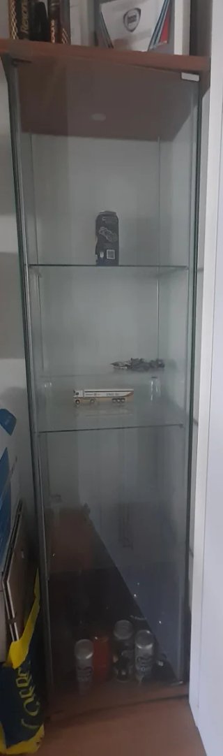 Vitrina Ikea Madera y Cristal
