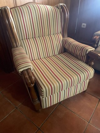 Conjunto sofá y 2 sillones tela y madera