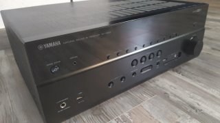 Yamaha RX-V683