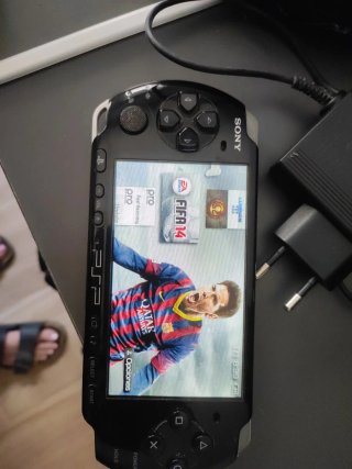 Sony PSP + Cargador + Bolsa